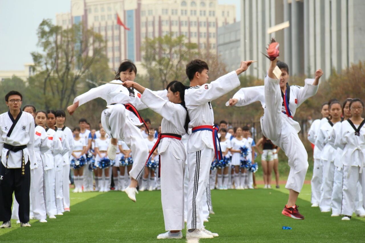 云南体育产业学院落户云南工商学院！